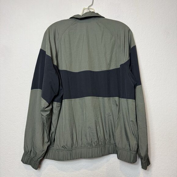 Lululemon Color Block Nylon Collared Jacket Retro Army Green/Black Size M NWT - Picture 8 of 10